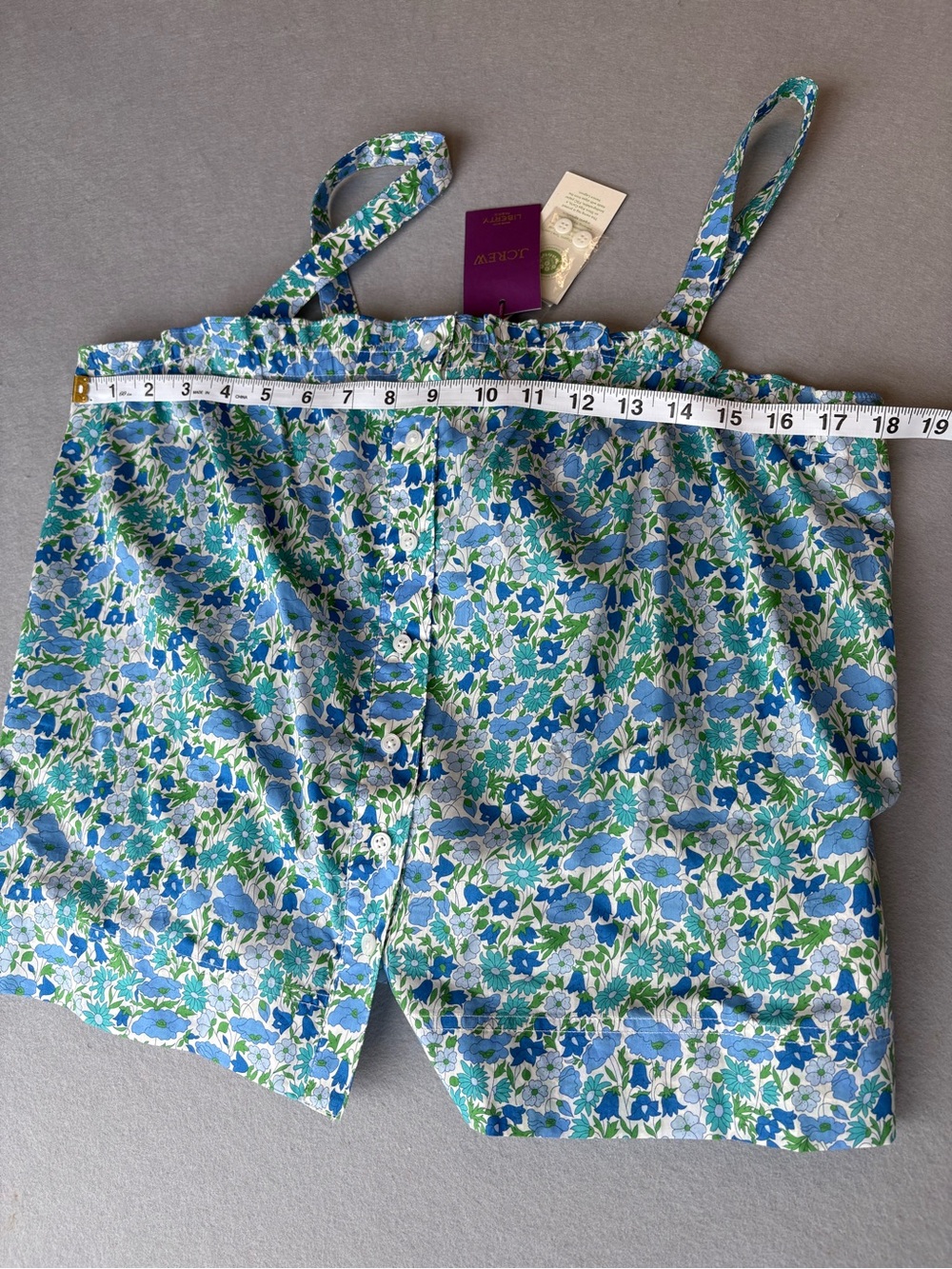 NWT J.Crew Organic
Cotton Smocked Button Front
Liberty Print Tank Top sz M - Picture 8 of 12